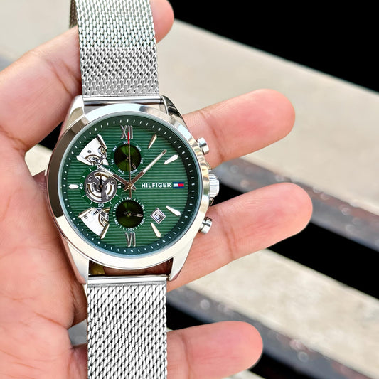 Tommy Hilfiger Baker wristwatch blends modern elegance with sporty sophistication that stands out with its refined detailing and bold presence. ⌚