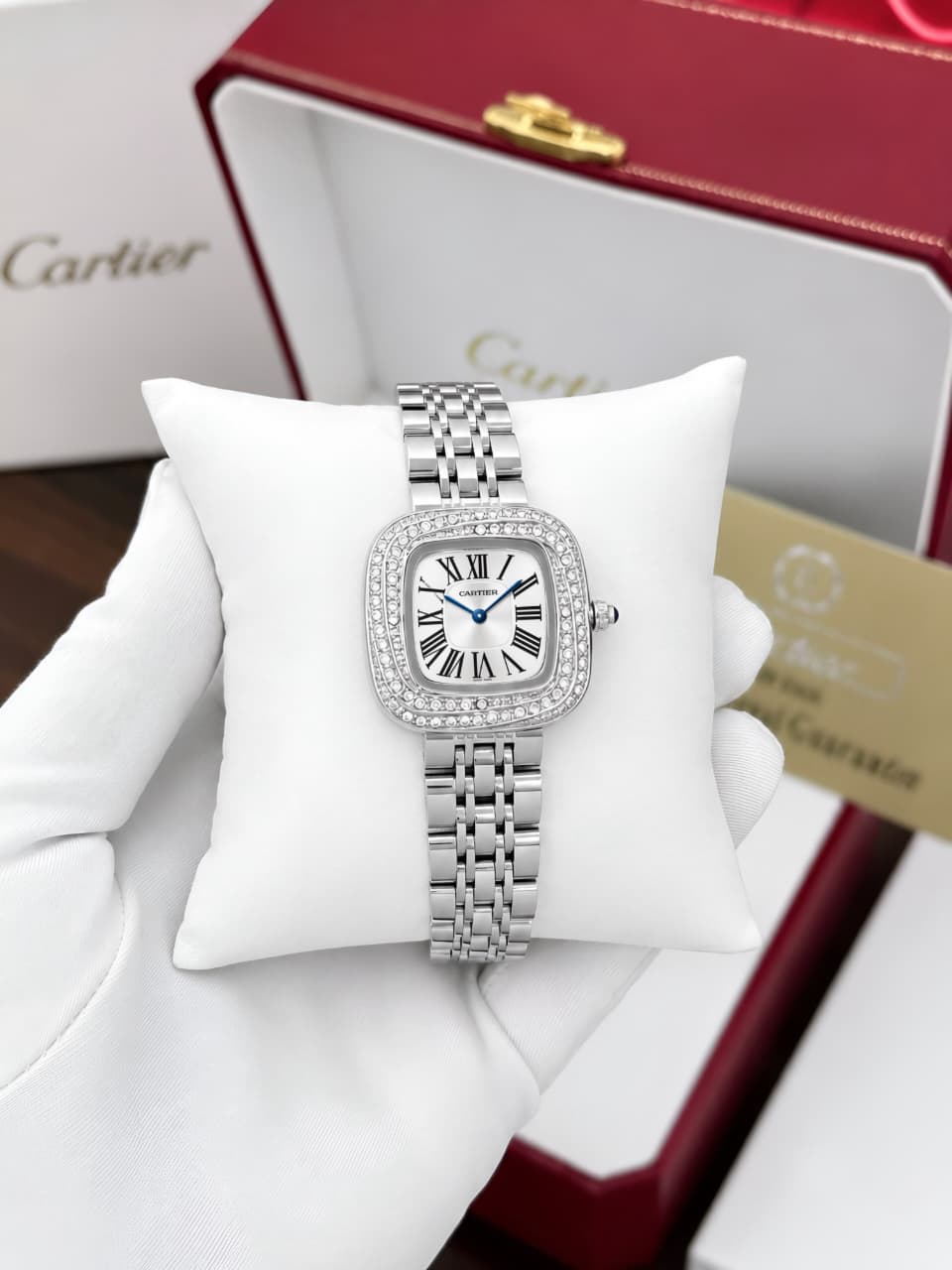 The Coussin de Cartier is a line of luxurious watches crafted by Cartier, and is one of the most prestigious names in high-end jewelry and watchmaking world. ✅