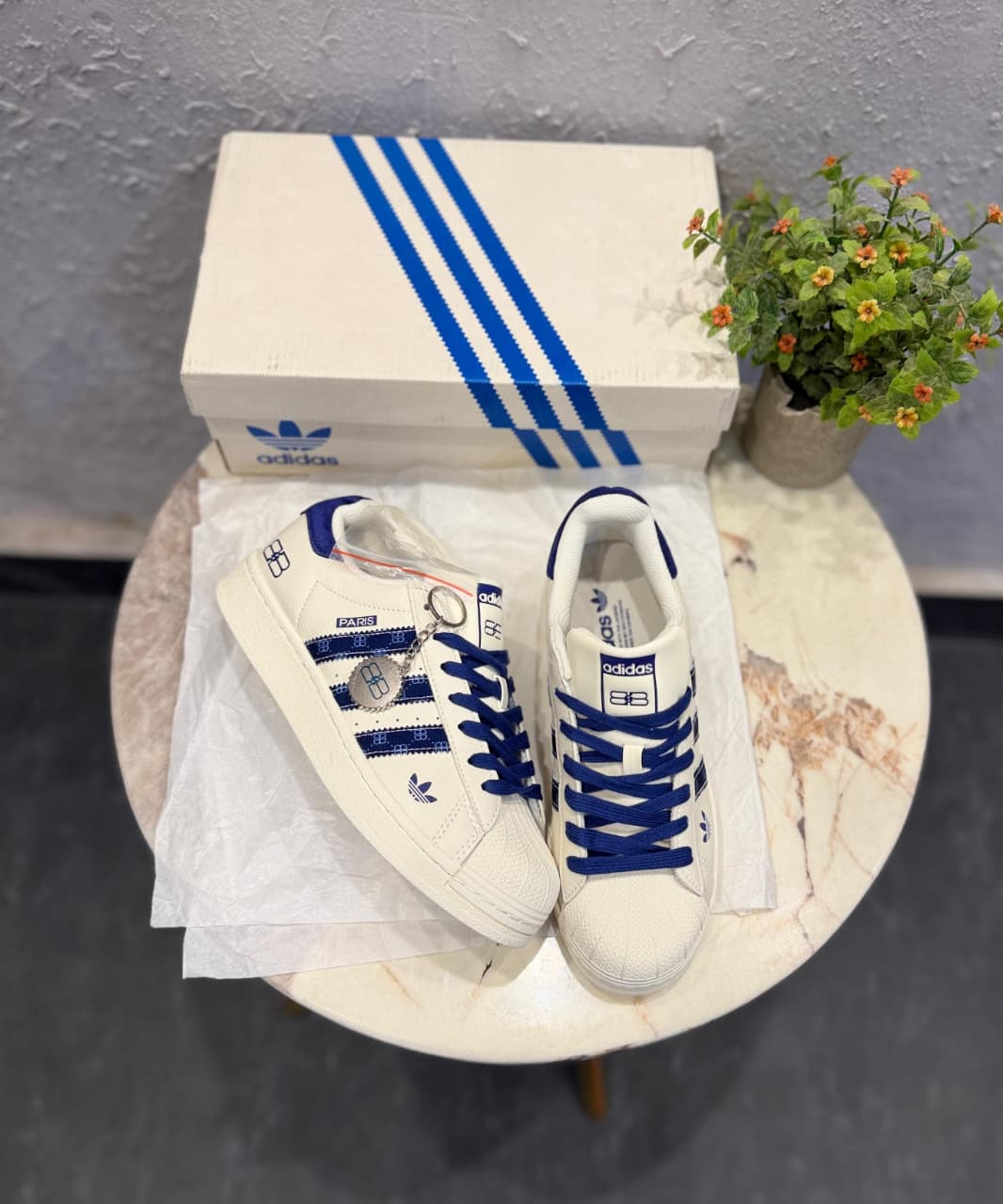 ADIDAS ORIGINALS SUPERSTAR X BALENCIAGA KEYCHAIN*