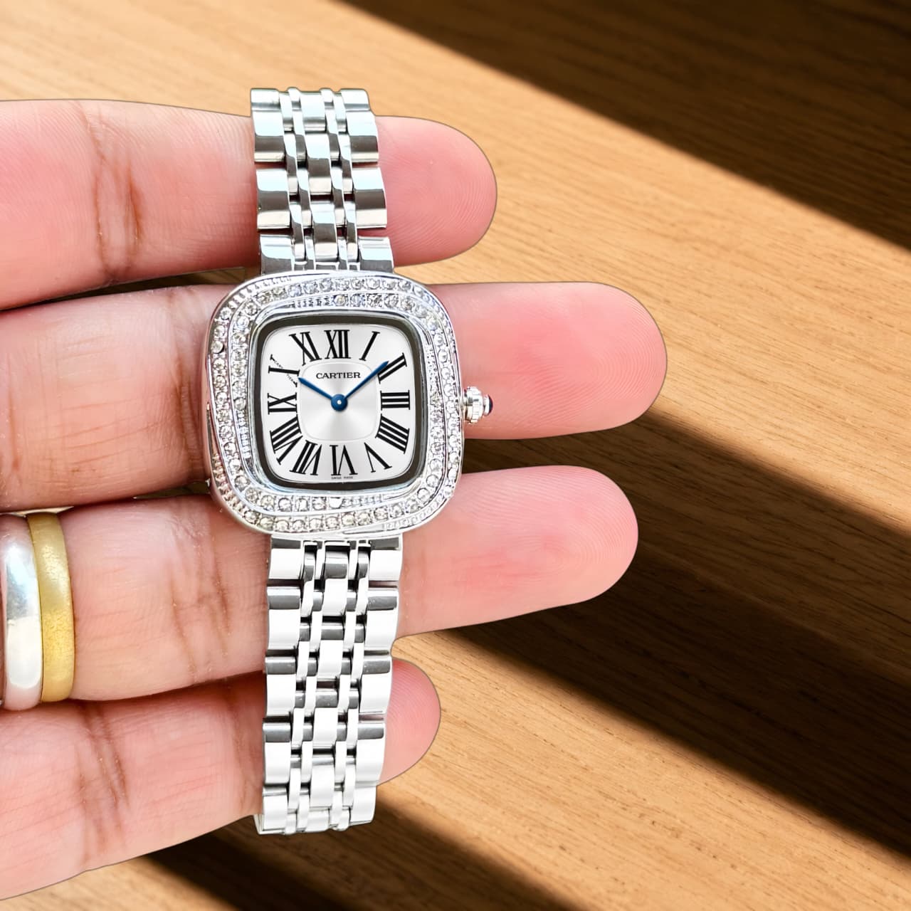 The Coussin de Cartier is a line of luxurious watches crafted by Cartier, and is one of the most prestigious names in high-end jewelry and watchmaking world. ✅