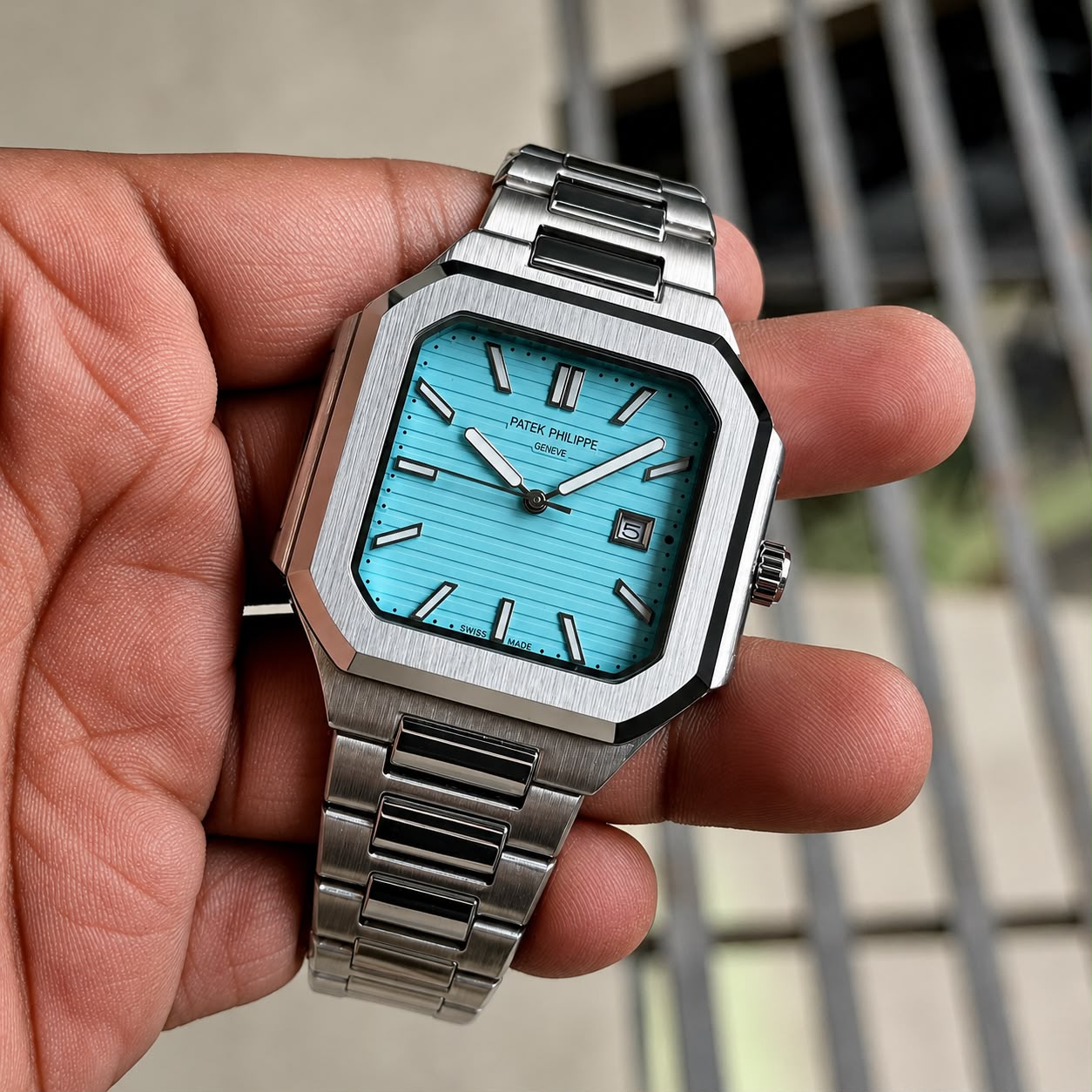 Patek Philippe   For Him  Smooth Quartz Movement