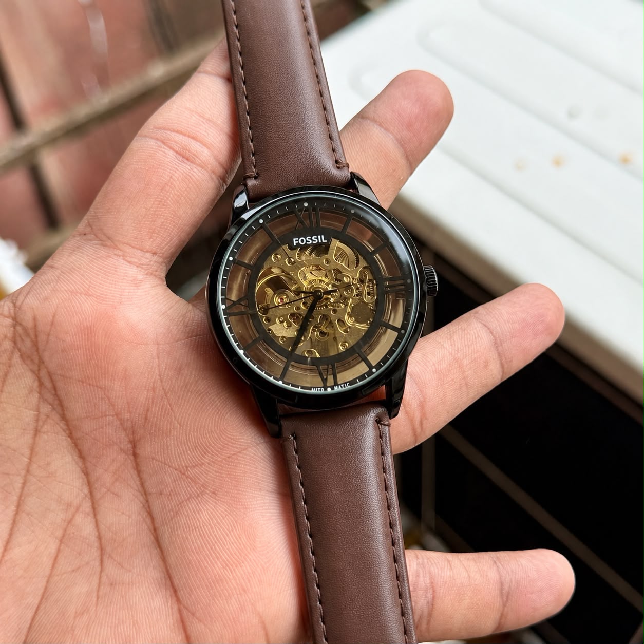 The Fossil Townsman Automatic is a sophisticated mechanical timepiece that blends timeless elegance with modern craftsmanship. ⌚