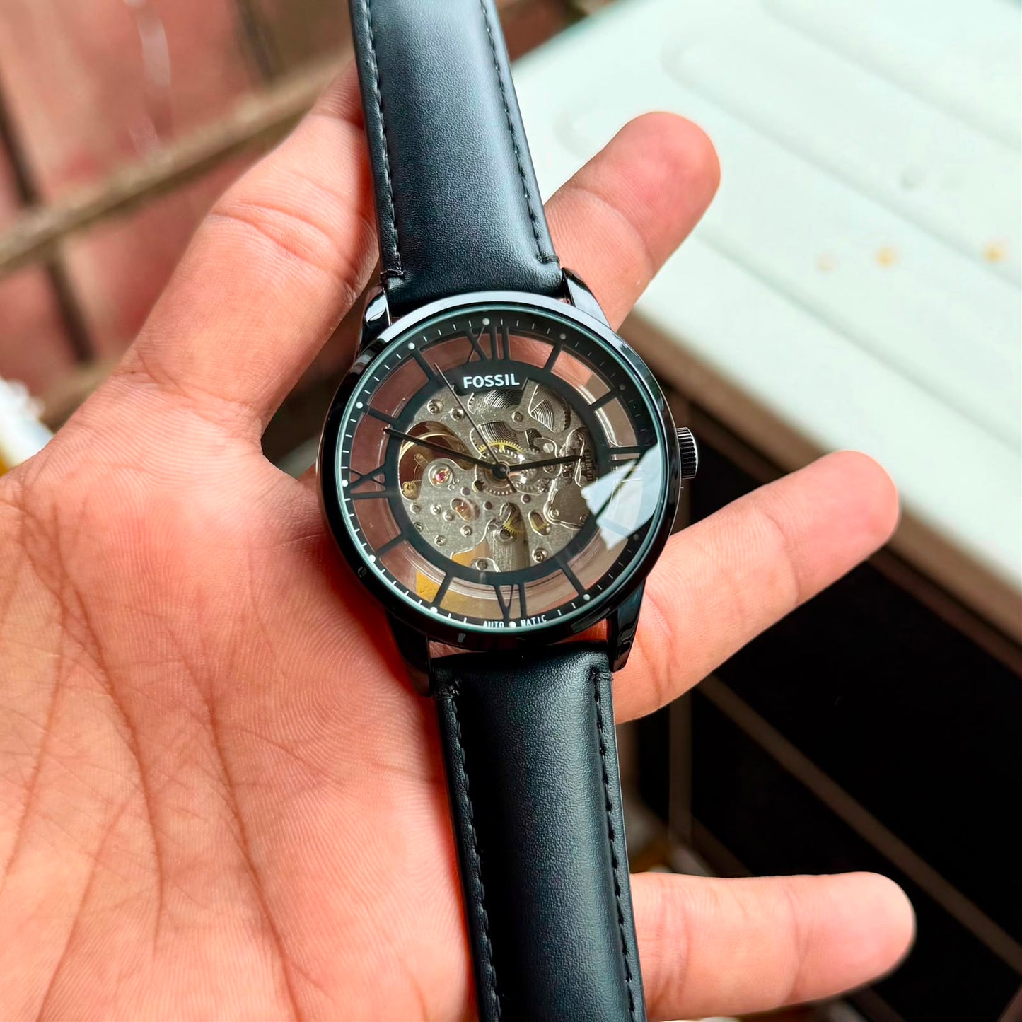 The Fossil Townsman Automatic is a sophisticated mechanical timepiece that blends timeless elegance with modern craftsmanship. ⌚