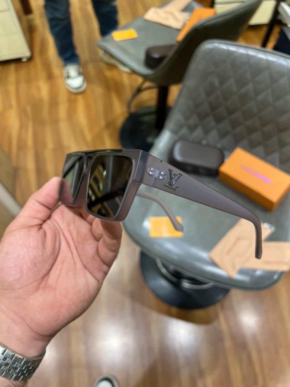 Louis vuitton 1984 matt grey